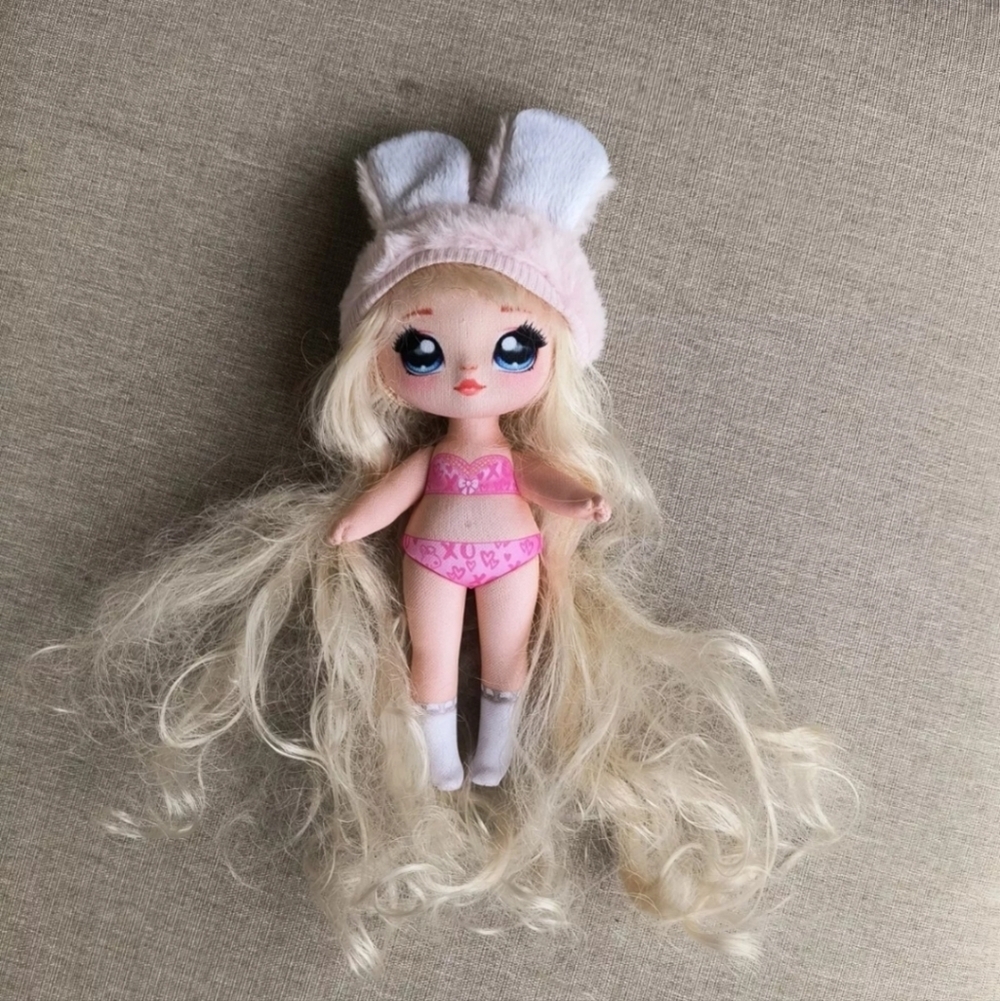Na Na Na Surprise Doll MGA Entertainment Blonde Hair W/Pink Bunny Hat